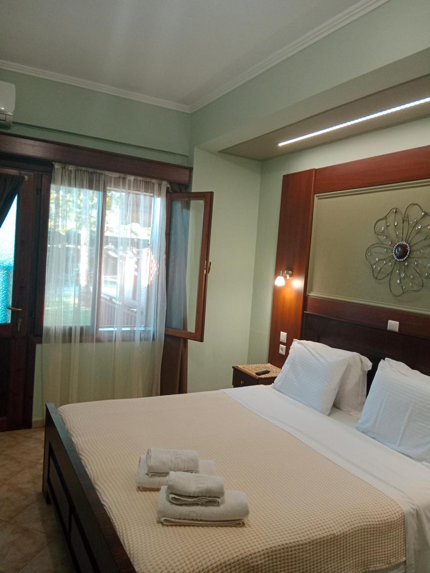 Xenonas Arxontiko Apartment Loutraki  Exterior photo